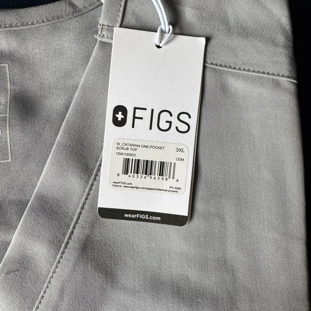 Women’s Figs Catarina one pocket scrub top - Picture 2 of 4